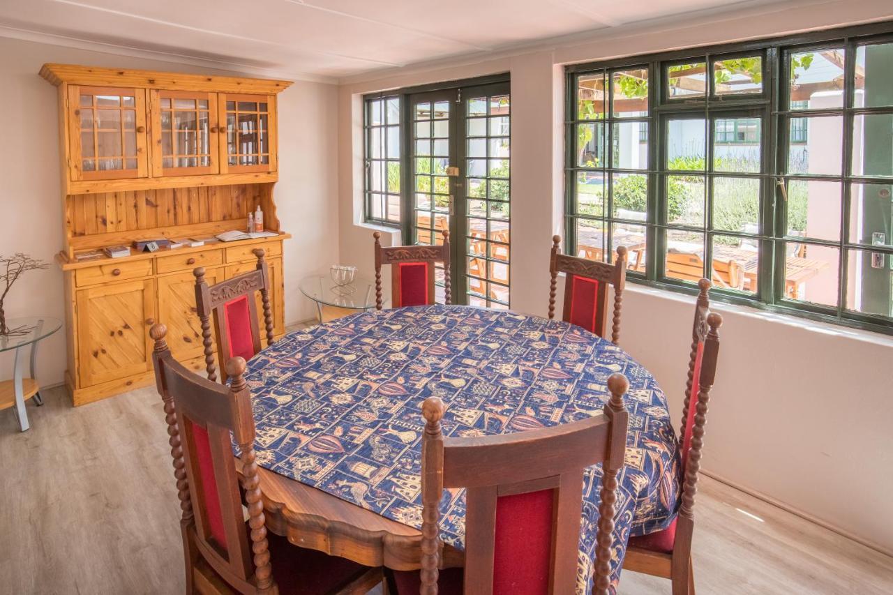 Koo Karoo Guest Lodge And Self Catering Монтегю Екстериор снимка