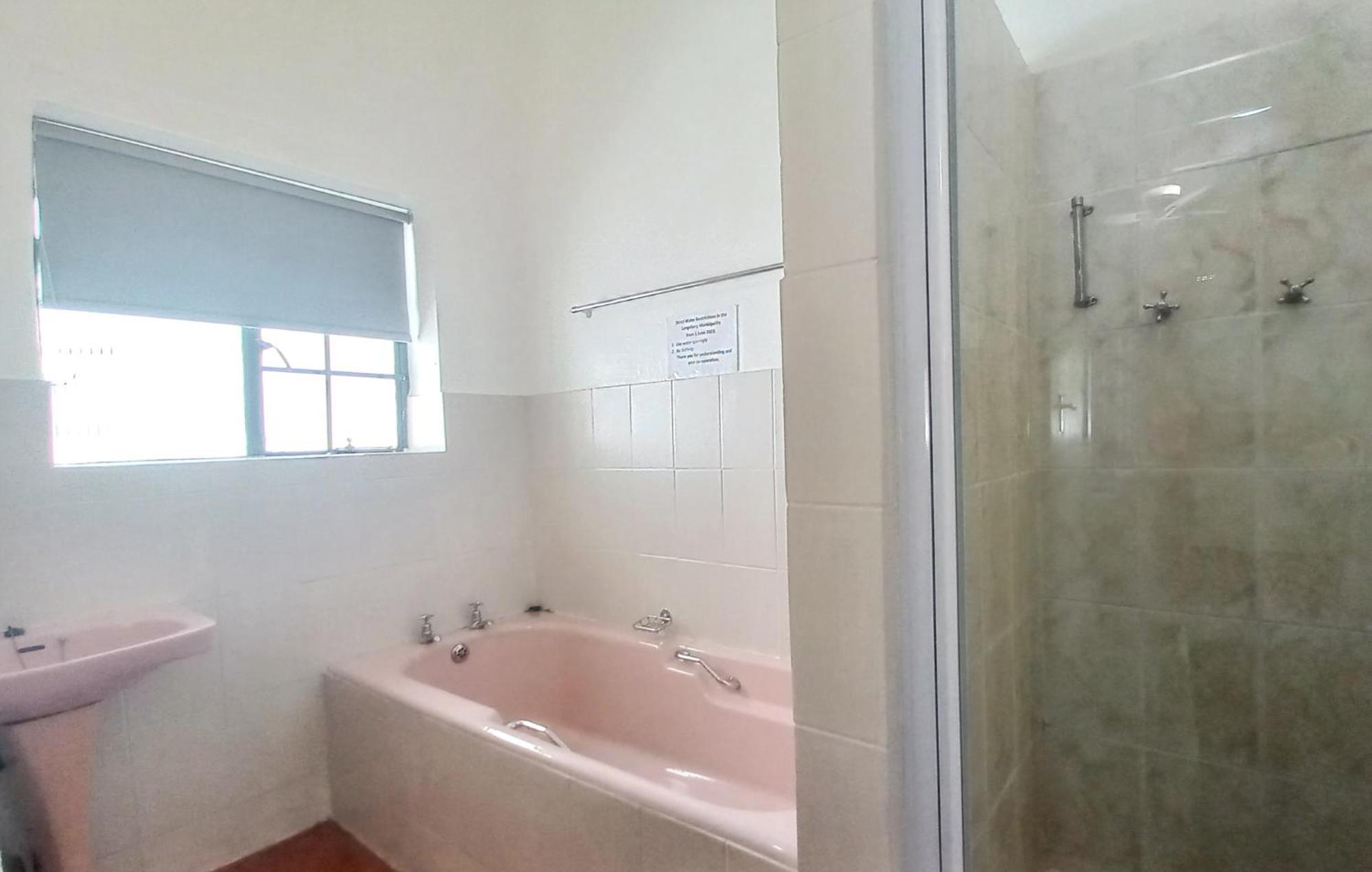 Koo Karoo Guest Lodge And Self Catering Монтегю Екстериор снимка